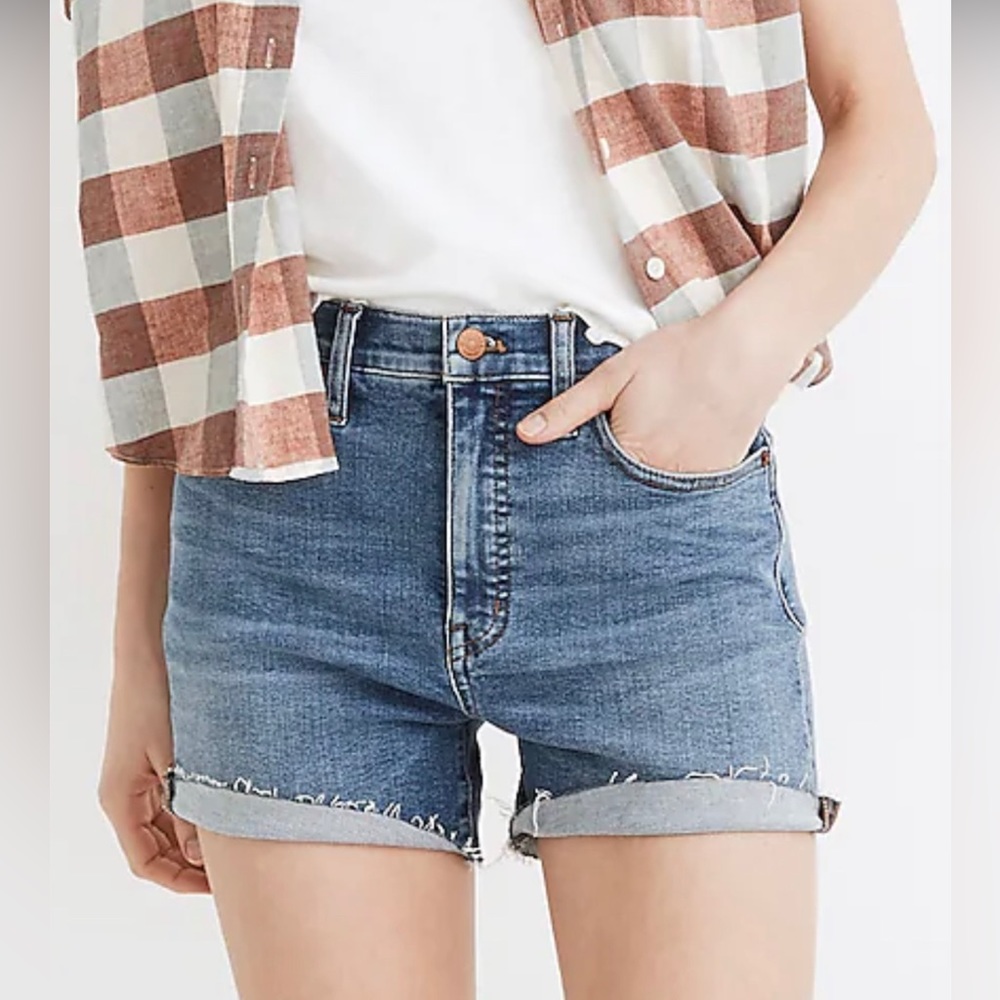 Madewell High Rise Denim shorts in Quintell wash. Size 28